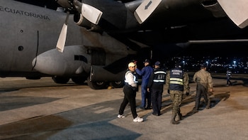 Los ecuatorianos han sido trasladados en un avión de la FAE.