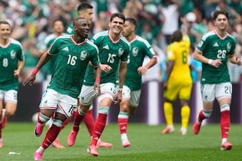 El equipo azteca consiguió su pase a la siguiente fase con una victoria sobre Ecuador. (AP Foto/Natacha Pisarenko)