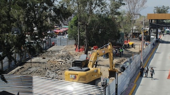 Obras del Mundial en el paradero de Ciudad Universitaria. (Crédito: Luz Coello/Infobae México)