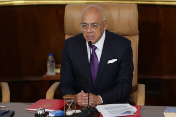 Jorge Rodríguez puso a disposición