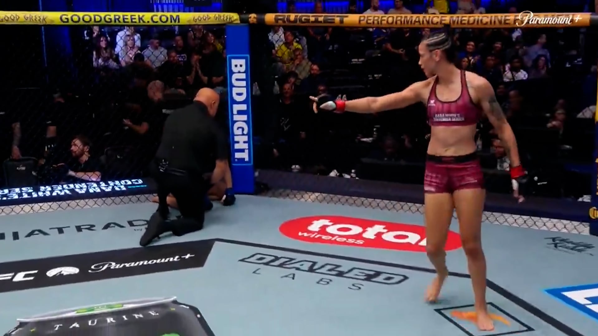 La sumisión en el primer round que sufrió la argentina Camila Reynoso en la pelea por un contrato en UFC
