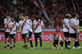 Los jugadores de River lamentan