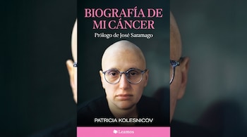 Portada del libro Biografía de mi cáncer con el retrato de una persona calva con anteojos, el nombre de Patricia Kolesnicov y el sello Leamos.