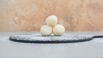 Receta de mochi de coco: un postre tradicional japonés ligero y con una textura elástica que sorprenderá tus invitados