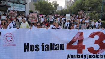 Familiares de los 43 estudiantes de Ayotzinapa denuncian doce años "sin respuestas" desde su desaparición