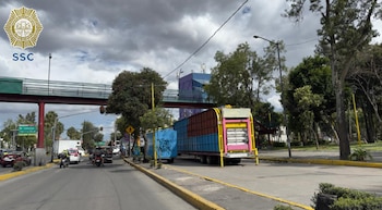 cerrada la circulación en lateral de Fray Servando Teresa de Mier (@OVIALCDMX)