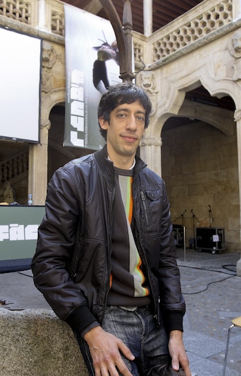 Pensotti critica los recortes culturales