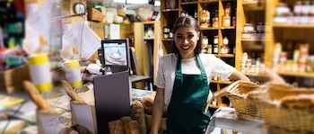 El contacto con los primeros clientes ayuda a verificar si la solución responde al problema identificado.