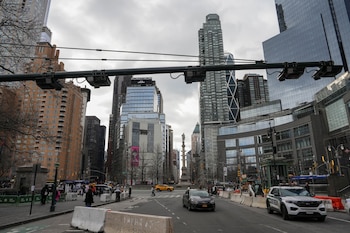 A partir de 2026, todas las grandes construcciones cercanas a viviendas deberán contar con monitoreos de ruido activos enviados en tiempo real al Departamento de Protección Ambiental (REUTERS/Adam Gray)
