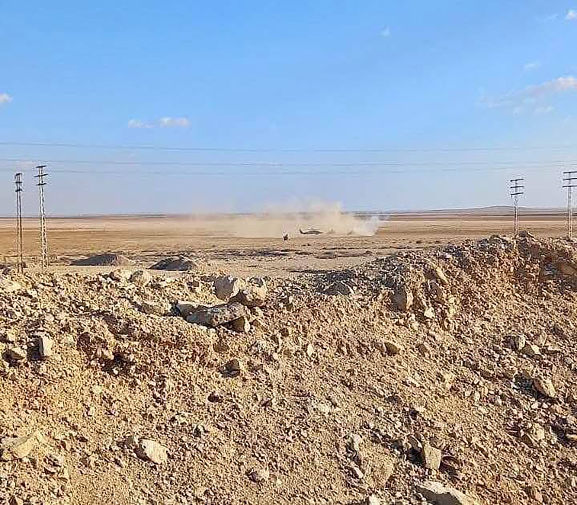 Los heridos fueron evacuados en un helicóptero hacia la guarnición militar de Al Tanf