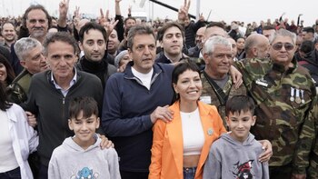 Sergio Massa junto a Mayra