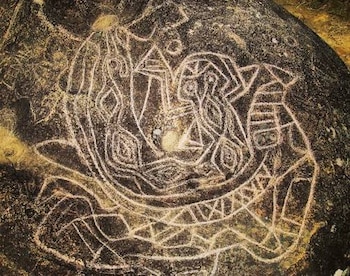 La figura de “La Sirena” ha sido interpretada como una serpiente, aunque su significado original permanece sin esclarecer.