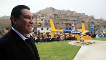 Condenan a nueve años a exalcalde de SJL, Carlos Burgos, y exfuncionarios por compra irregular de helicóptero de más de S/1.4 millones