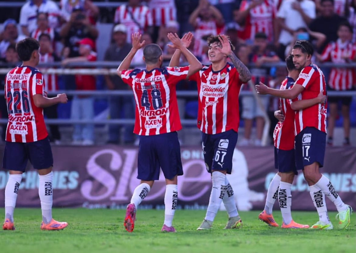 Su capacidad goleadora ha llamado la atención de los aficionados y se posiciona como una alternativa en el ataque rojiblanco. (Instagram: Sergio Aguayo)