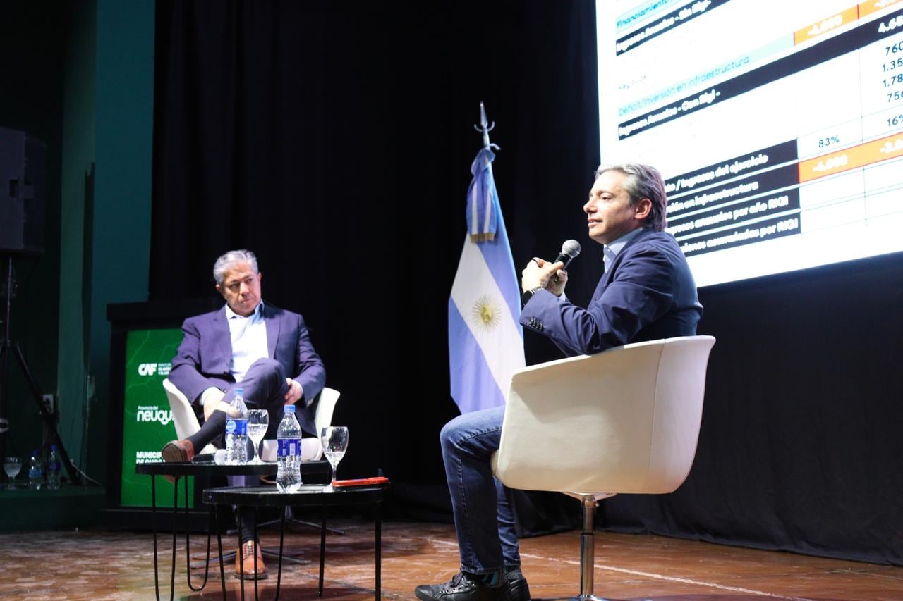 El gobernador Figueroa y Asinelli durante la presentación