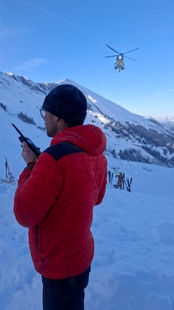 El helicóptero tratando de aterrizar