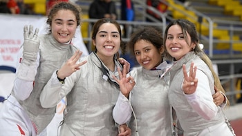 Equipo peruano de esgrima conquista