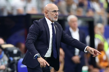 El entrenador de España, Luis De la Fuente, en el partido de semifinales del Mundial de la FIFA 2026 entre Francia y España, en el estadio AT&T en Arlington (Estados Unidos). EFE/ Carlos Ramírez