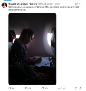 Sheinbaum publicó una fotografía de su vuelo a Barcelona. | X- Claudia Sheinbaum