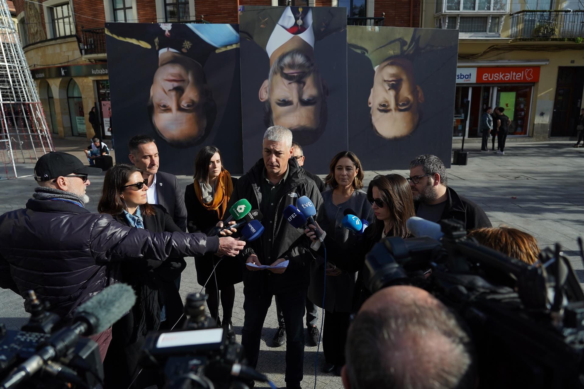 VÍDEO: Matute (EH Bildu) afirma que rey, «heredero del franquismo» junto a PP y Vox, «no es bienvenido a Euskal Herria»