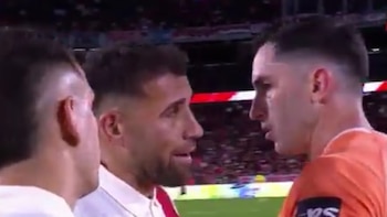 El debut de Nicolás Otamendi en River: un grave error, un cabezazo con el que casi empata y la frase al árbitro tras el final