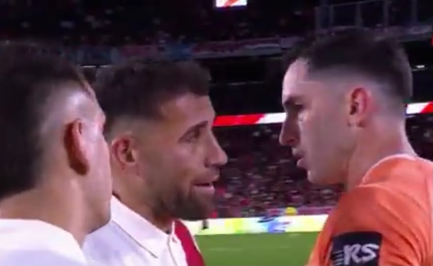El debut de Nicolás Otamendi en River: un grave error, un cabezazo con el que casi empata y la frase al árbitro tras el final