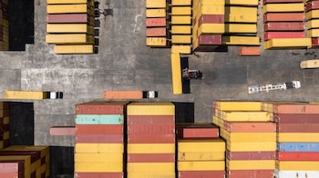 La normativa argentina define entre los objetivos de la VUCE aumentar la eficiencia, unificar procedimientos, reducir tiempos y costos y mejorar la interoperabilidad entre organismos (Foto: Shutterstock)