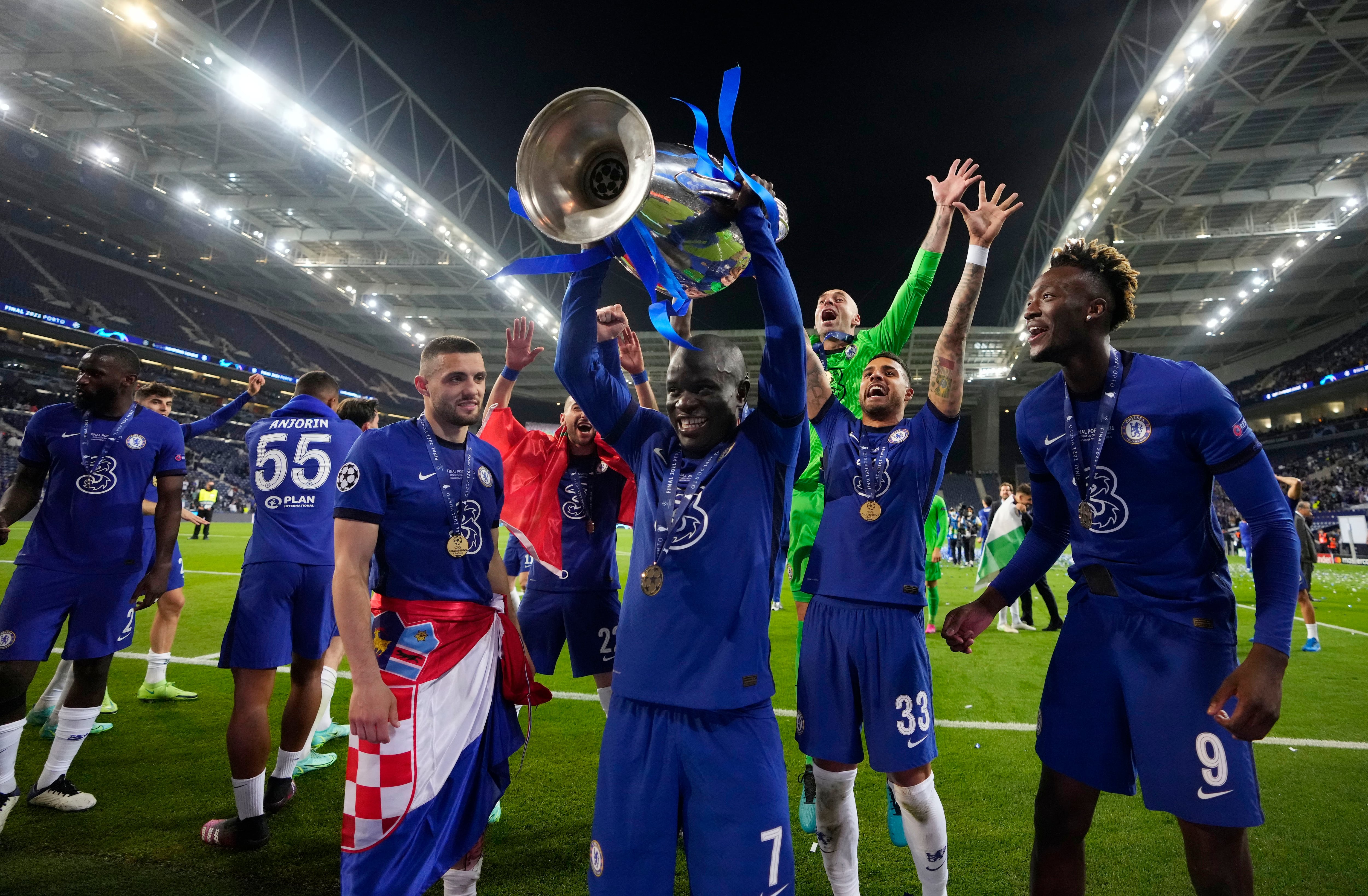El paso de Kanté por Chelsea le permitió sumar otro título de Premier League en 2017 y la Champions League en 2021 (Pool via REUTERS/Manu Fernandez)