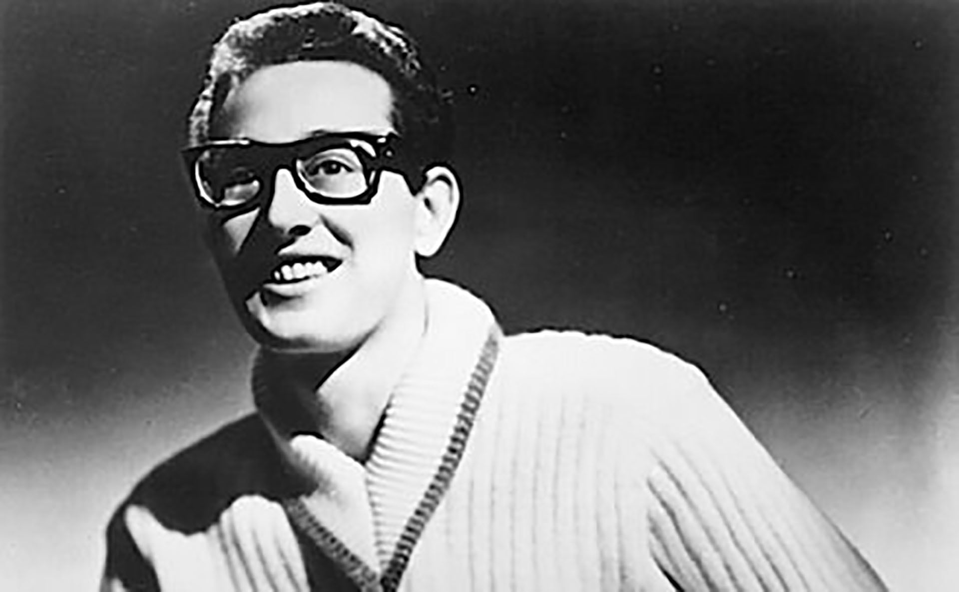 El primer registro grabado de Holly data de 1949, cuando tenía 13 años, y es una versión de la canción My Two Timin’ Woman en un grabador de alambre