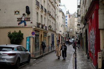 Los fans de Invader esperan