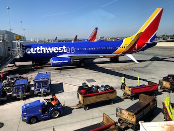 Southwest Airlines y otras aerolíneas importantes abrieron canales de contratación rápida para las personas desocupadas (REUTERS/Lucy Nicholson)