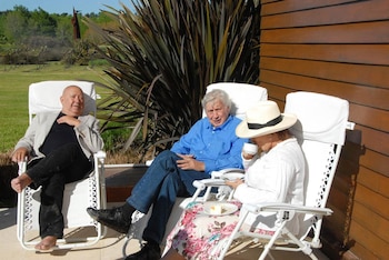 Christian Boltansky, Julio Le Parc y la actriz Bettiana Blum en El Descanso, Tigre