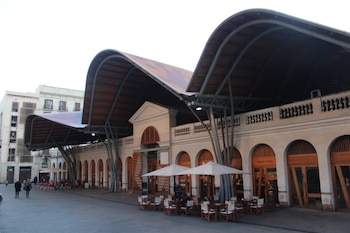Mercado de Santa Caterina, Barcelona. (Wikimedia/Albert Prat)