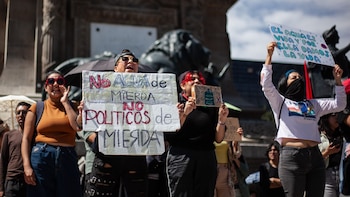 Encapuchados y grupos de choque irrumpen en la Segunda Megamarcha por el Agua en Guadalajara: manifestantes los expulsan