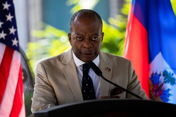 Todd Robinson, encargado de la