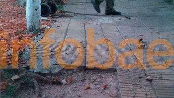 Se fracturó el pie en la vereda de un club, fue a juicio por una indemnización y terminó con una condena en contra