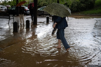 Protección Civil alerta de riesgo elevado de inundaciones súbitas en Cataluña, C. Valenciana y Baleares por lluvias. (Europa Press)