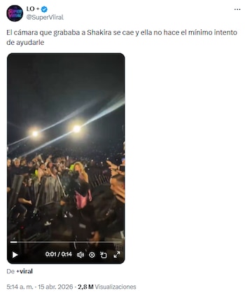Shakira generó polémica tras ignorar caída de camarógrafo durante concierto en México - crédito @SuperViiral/X