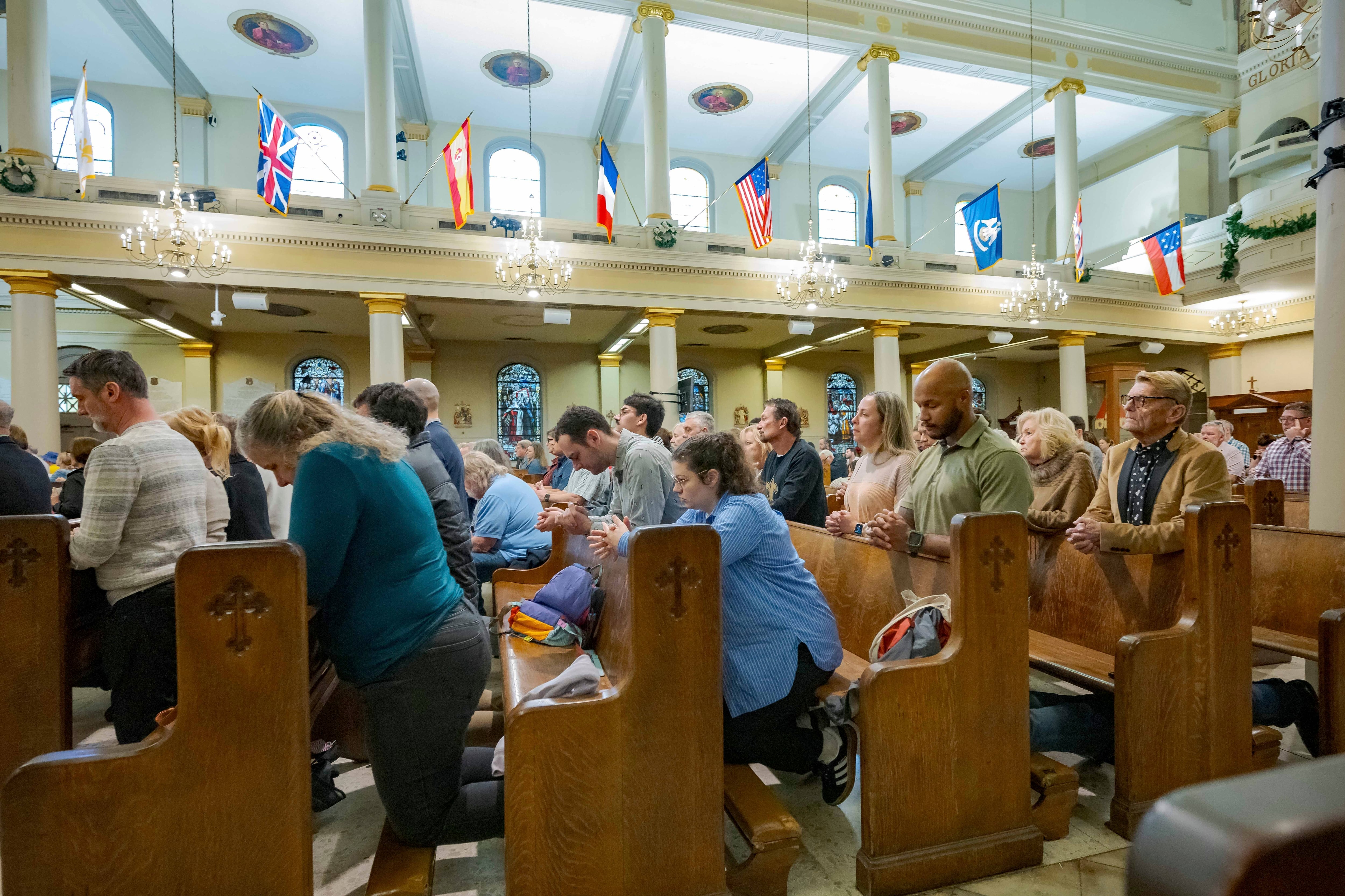 La historia de las excomuniones —en el cristianismo o en el judaísmo— revela una tensión permanente entre la necesidad de preservar una tradición y la esperanza de reconciliación (AP Foto/Matthew Hinton)
