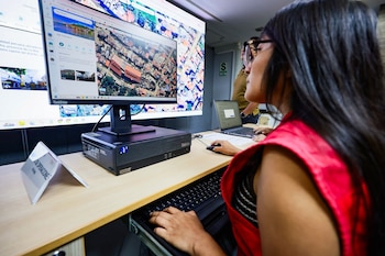 Personal de Midis utiliza tecnología