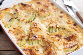 Pastel de calabacín al horno con jamón y queso (Magnific)