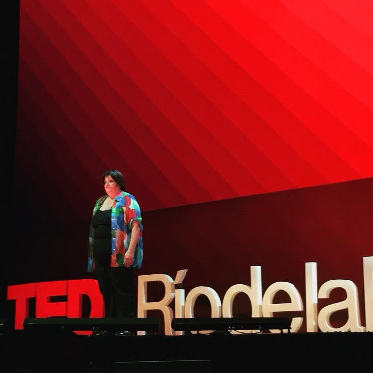 Andrea Casamento dio una charla TED sobre cómo es acompañar a alguien que sale de la cárcel