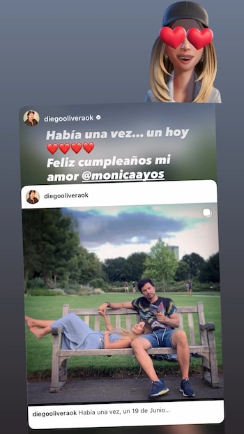 Captura de pantalla de una historia de Instagram con un avatar animado, texto y una fotografía de Mónica Ayos y Diego Olivera sentados en un banco de un parque