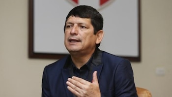 Agustín Lozano rechazó deudas a los árbitros, pero advirtió por reiteradas polémicas en Liga 1: “No puede haber descuido, corrupción ni apañamiento”