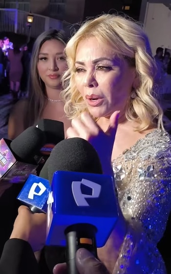 Magaly se ríe del look