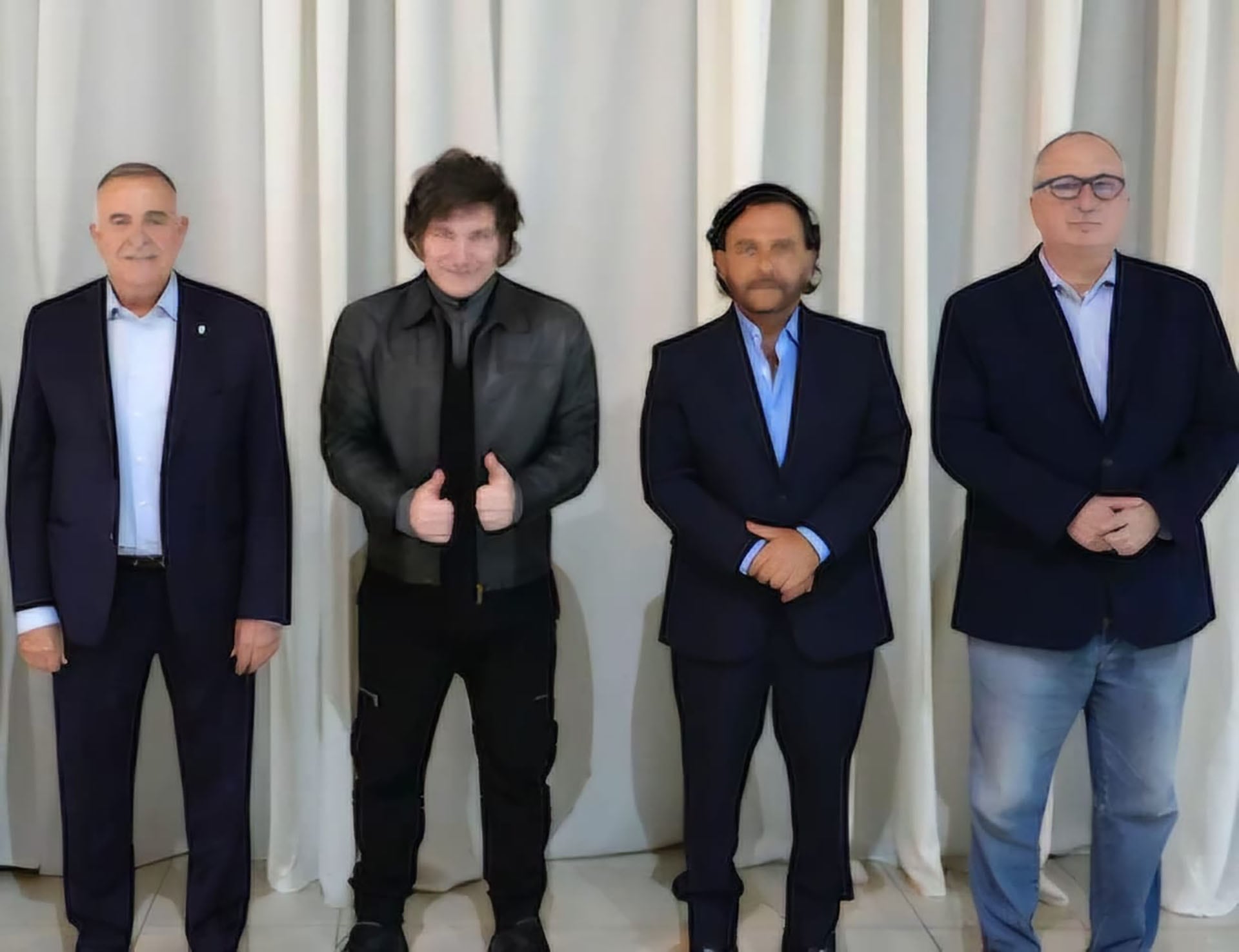 Javier Milei, reunido con los gobernadores Osvaldo Jaldo (Tucumán), Gustavo Sáenz (Salta) y Hugo Passalacqua (Misiones)Javier Milei, reunido con los gobernadores Osvaldo Jaldo (Tucumán), Gustavo Sáenz (Salta) y Hugo Passalacqua (Misiones)