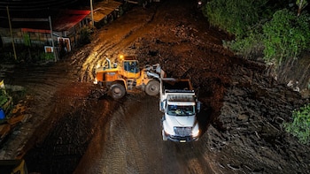 Reabren vía Mosquera–La Mesa tras emergencia: retiran 100% del lodo y anuncian paso controlado