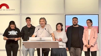 Miembros de la Flotilla piden en el Parlament de Cataluña que se libere a los rehenes y que gobiernos presionen