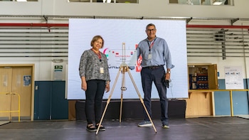 Por su compromiso con la