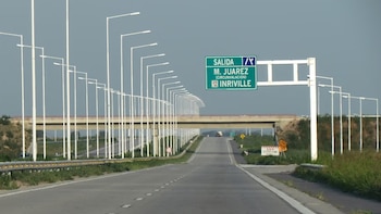 Un ciclista fue atropellado en la autopista Córdoba-Rosario, llamó a la policía para denunciar al conductor y murió